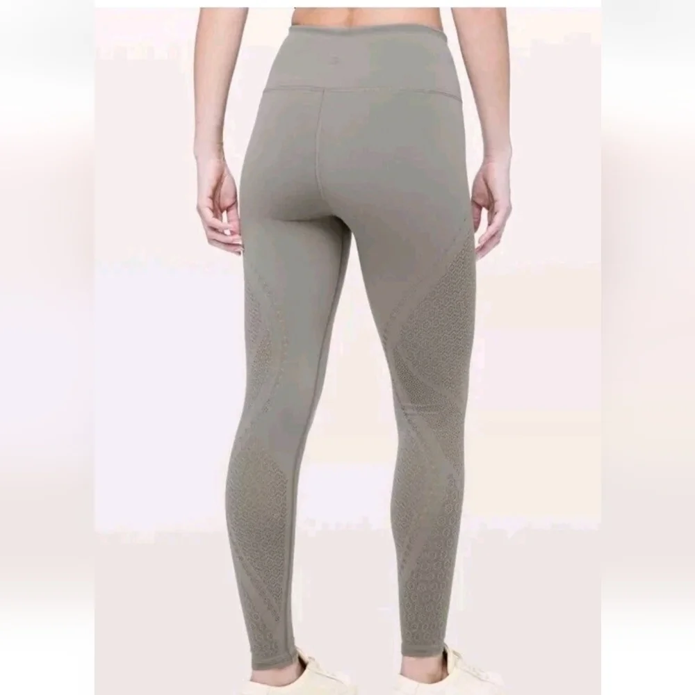Lululemon Womens Reveal Tight 28